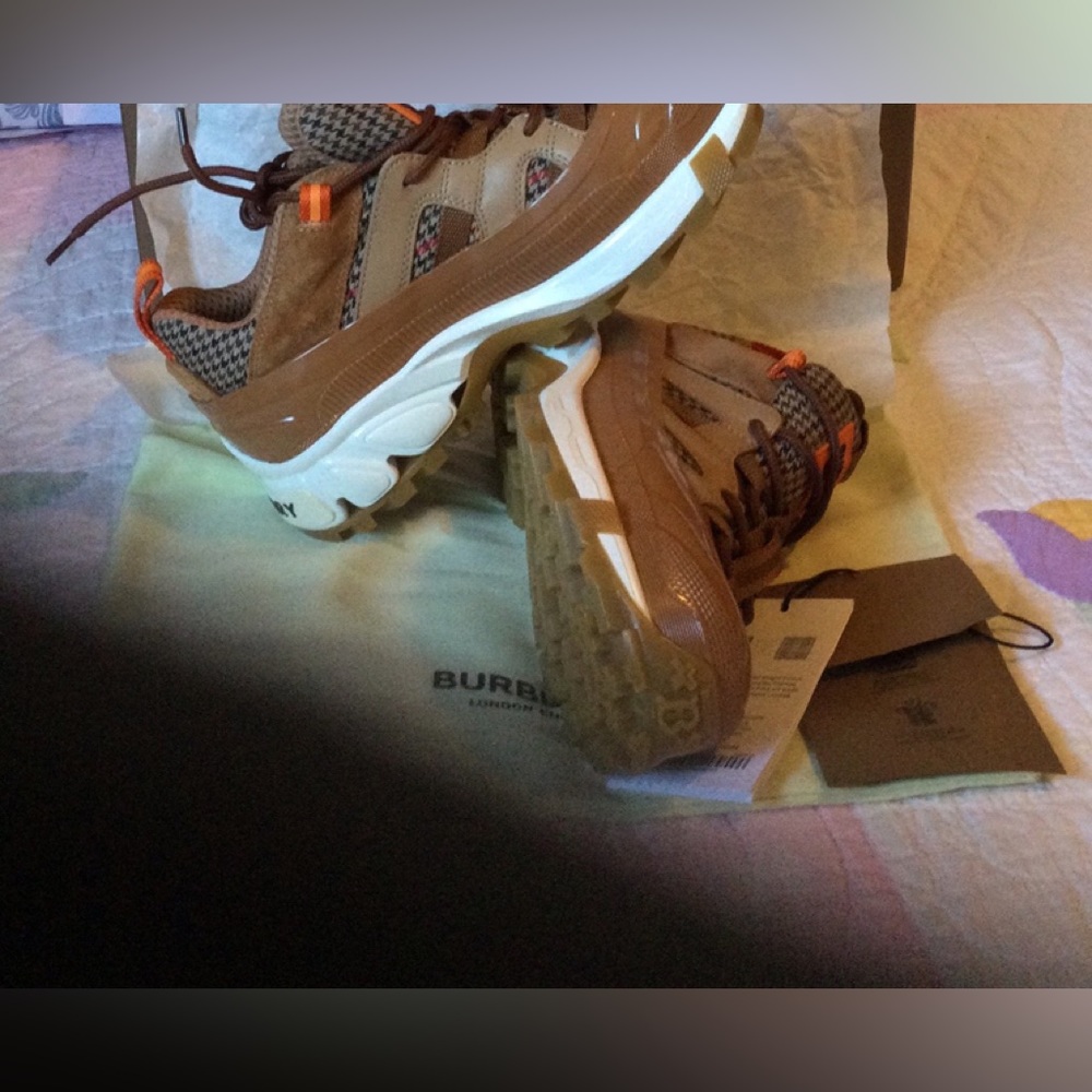 Burberry sneakers